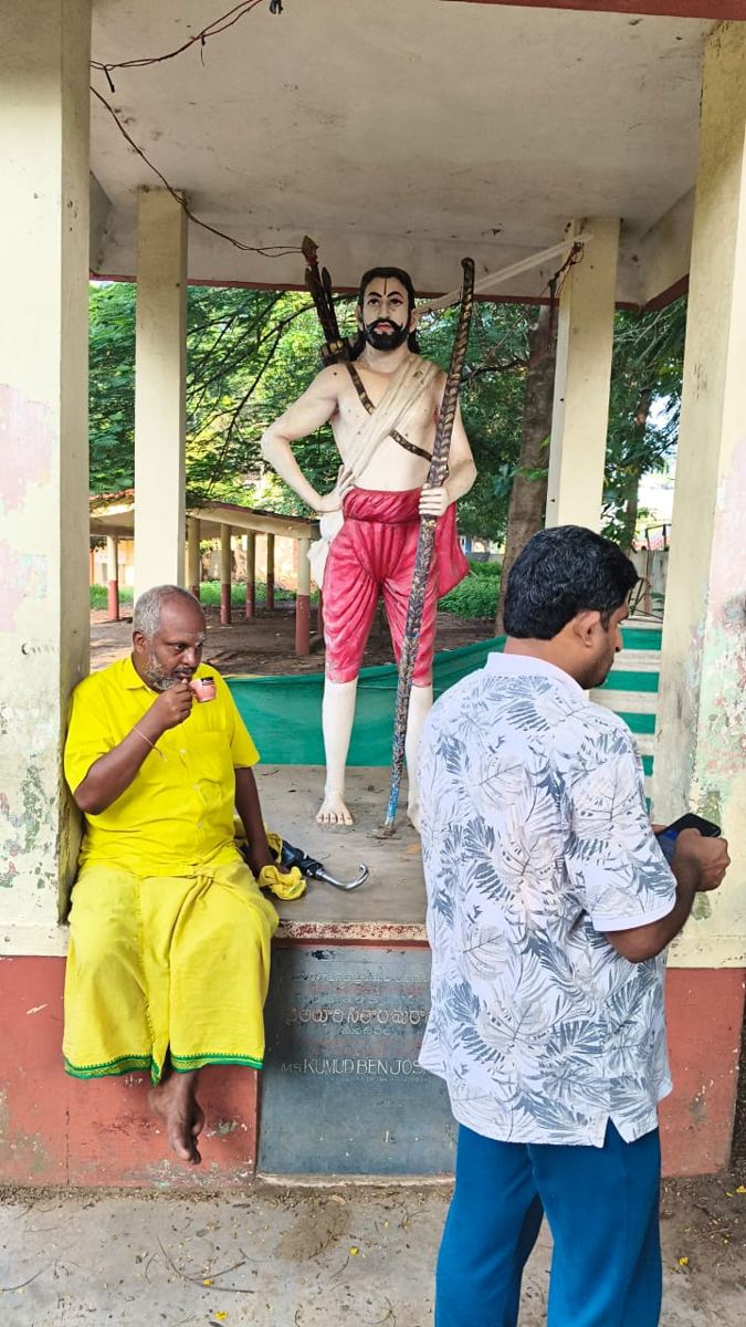 Resting beside the Alluri Sitarama Raju statue