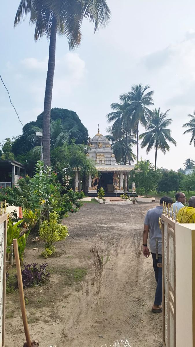 Path to the temple at Jnana Vijnana Vihar
